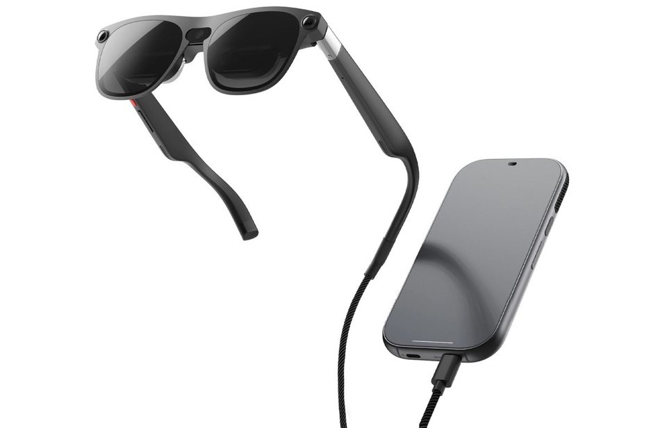 The Xreal Aura glasses and compute puck