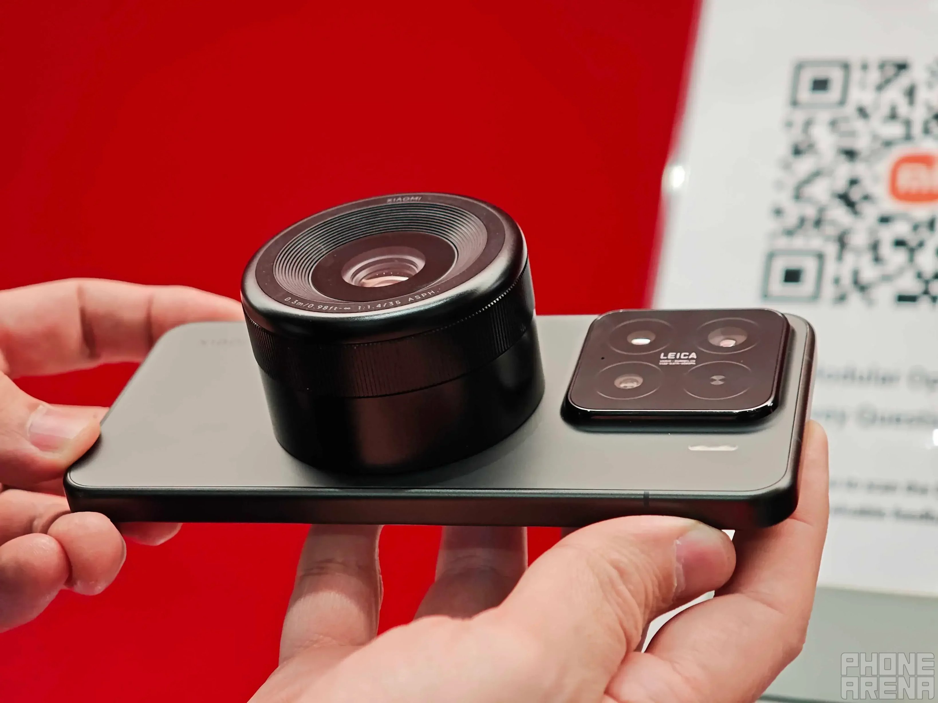 Xiaomi magnetic camera design