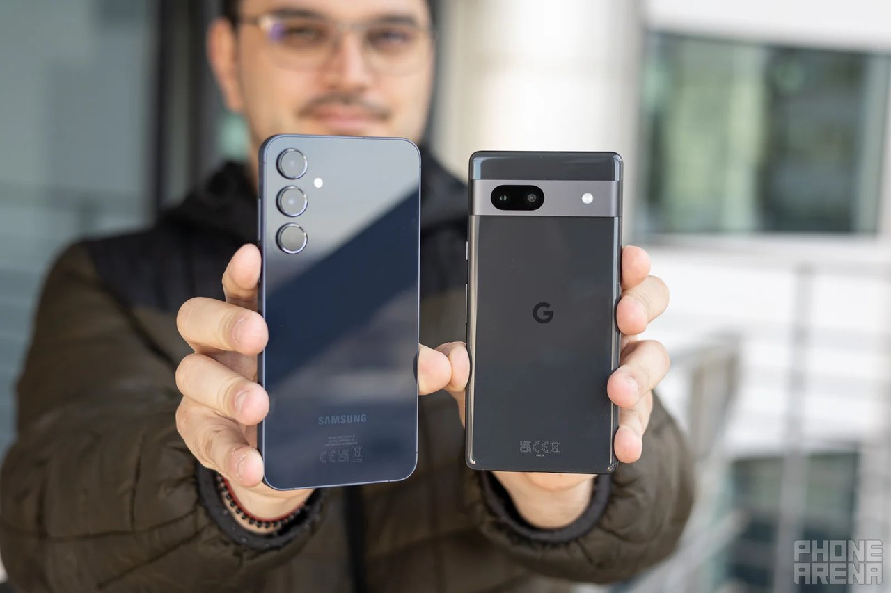 Galaxy A55 vs Pixel 7a