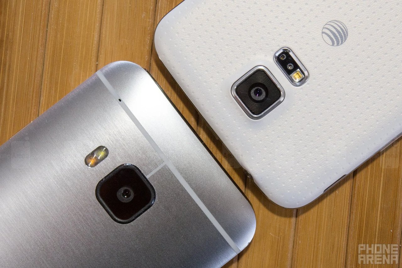 All-metal HTC M9 vs dimple-plastic Galaxy S5
