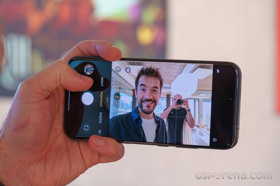 Selfie camera on the Honor Magic8