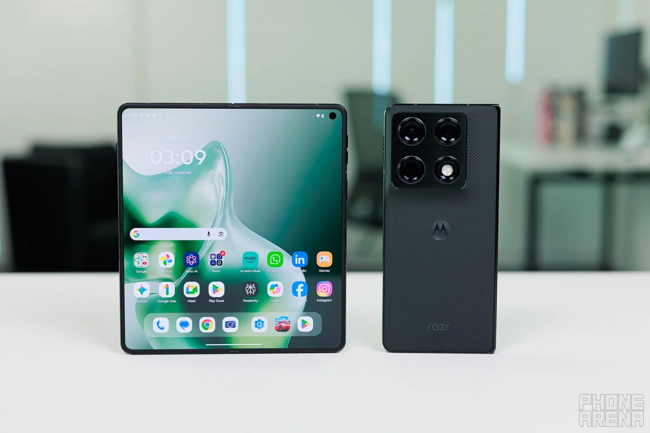 Image of Razr Fold Design