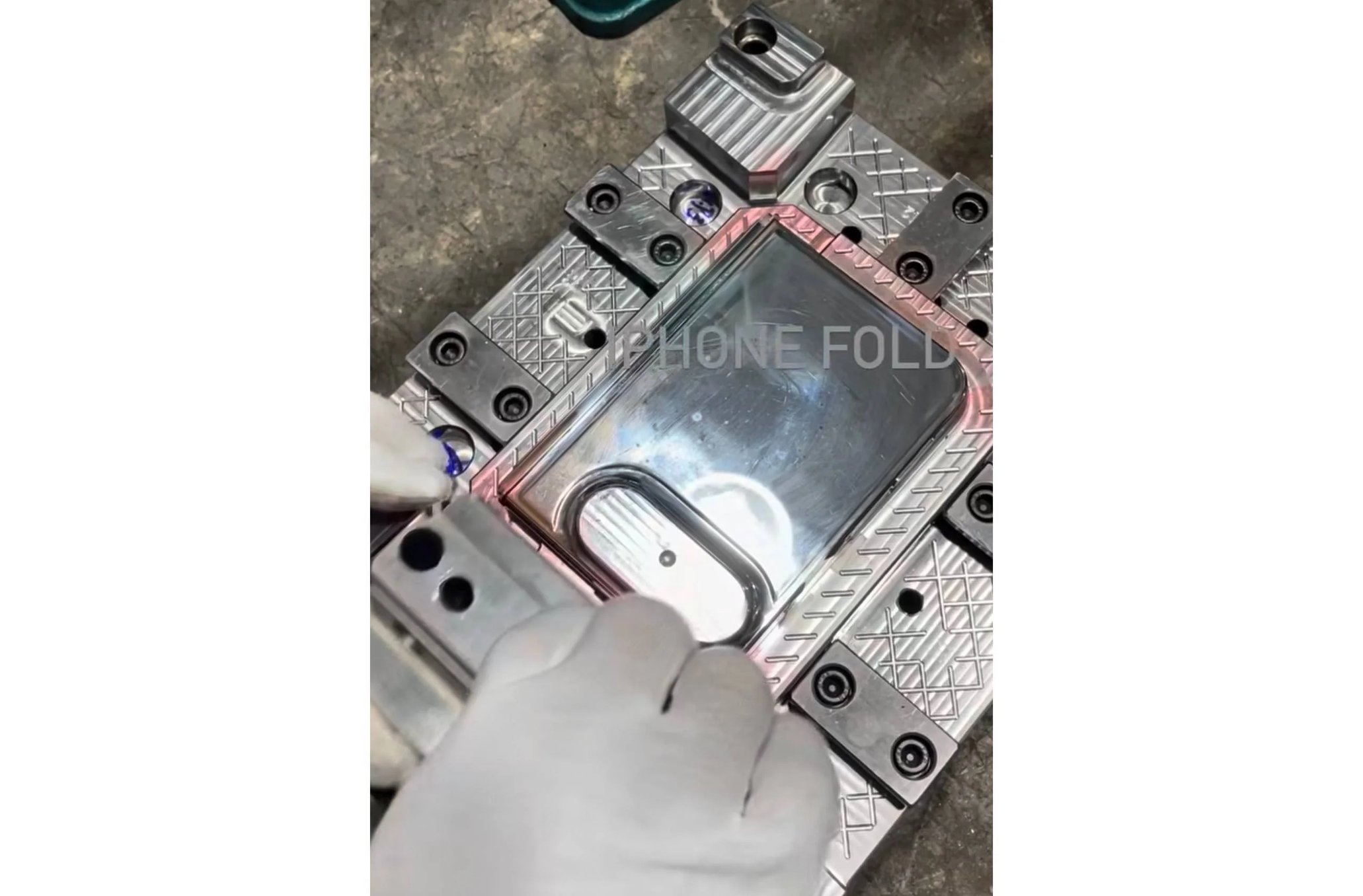 Galaxy Z Fold 8