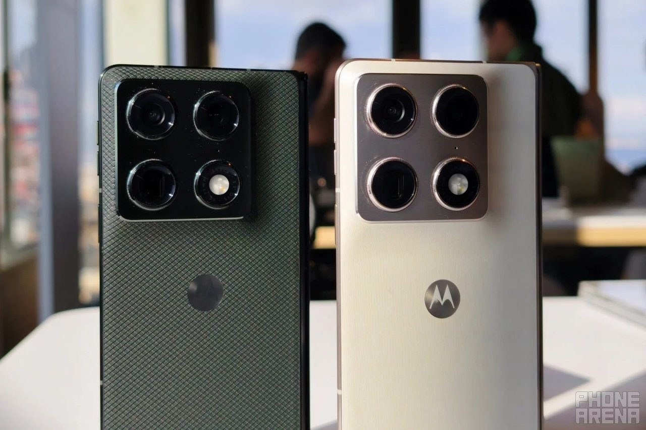 Colors of Moto Razr Fold