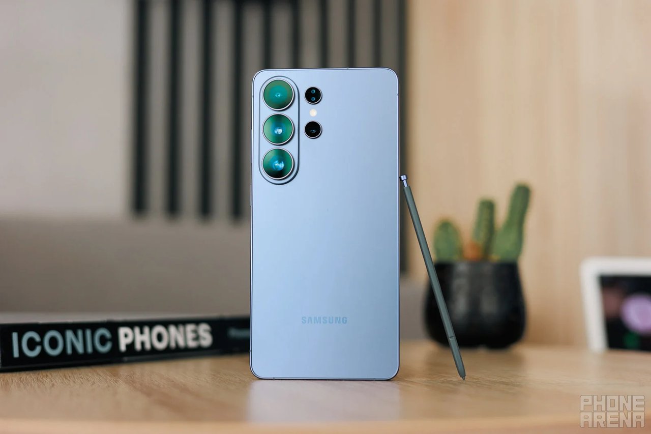 Galaxy S26 Ultra with S Pen