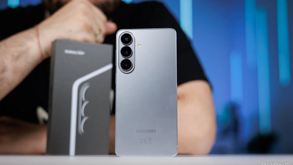 Vanilla Galaxy S26