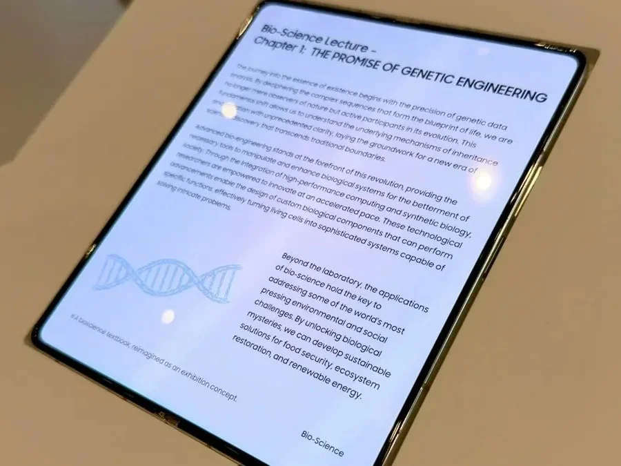 Samsung Foldable Display without Crease