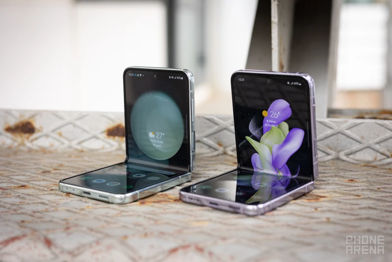 The physical sizes of the Flip 5 and Flip 4 are almost identical