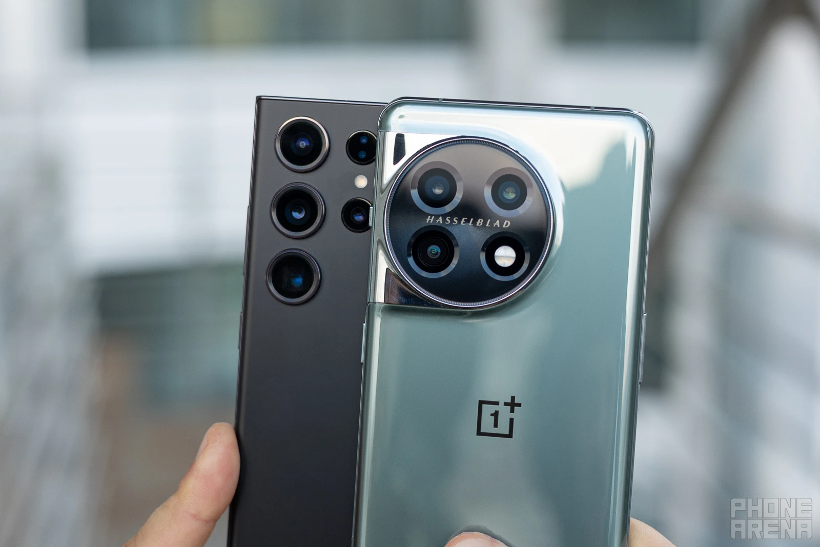 (Image credit - PhoneArena) Galaxy S23 Ultra (left) and OnePlus 11 (right) - Samsung Galaxy S23 Ultra vs OnePlus 11