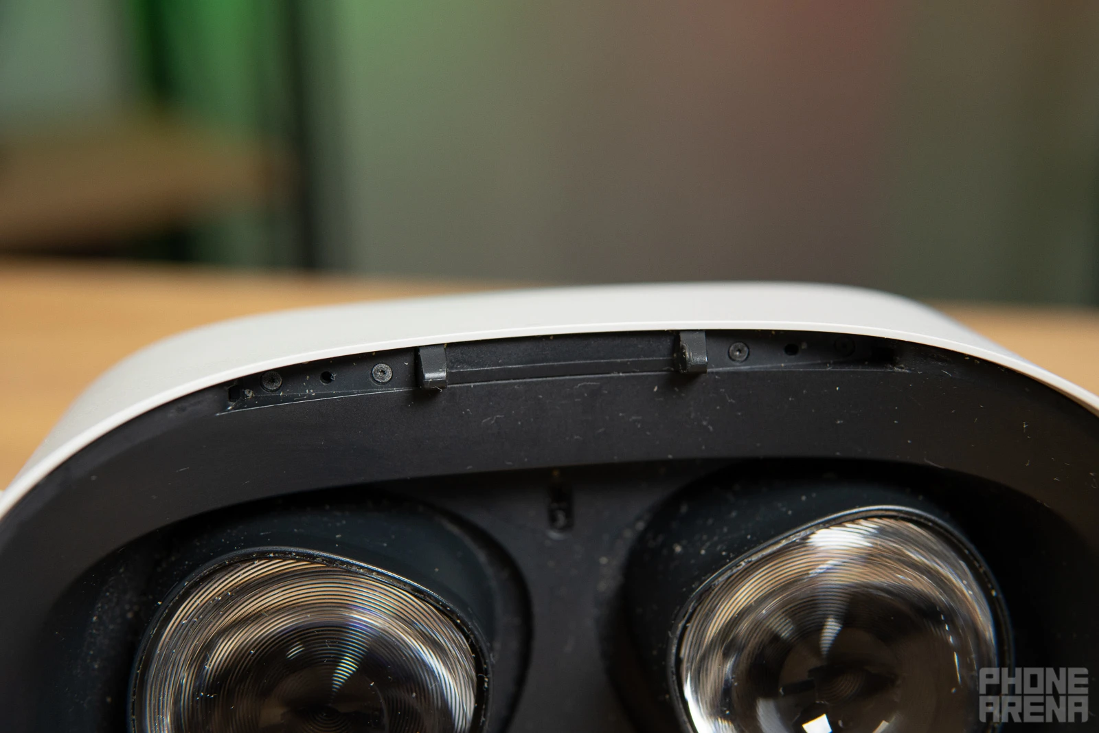 Oculus Quest 2's overhead strap holder broke on me; maybe thin plastic wasn't a good idea? - Oculus Quest 2 long-term review: still worth it?