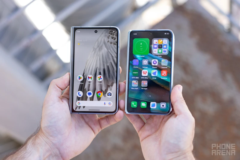 Pixel Fold (left) vs Oppo Find N2 (right)