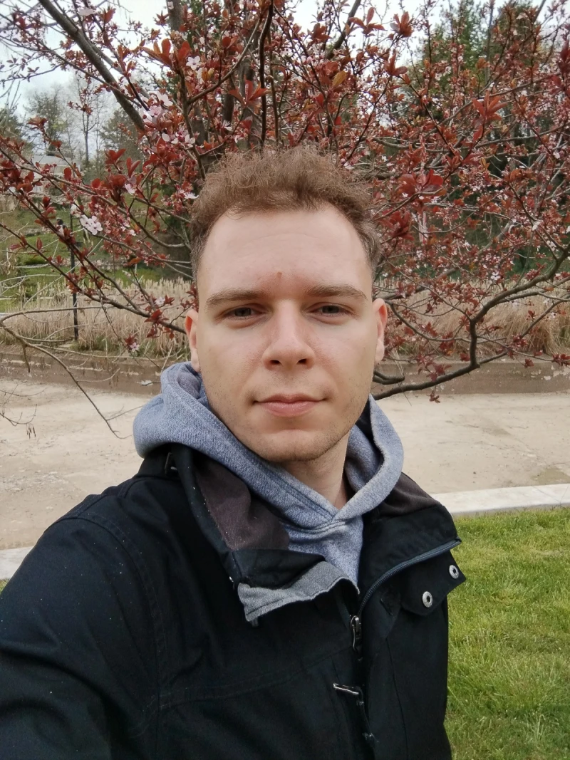 Selfie with no Portrait Mode.