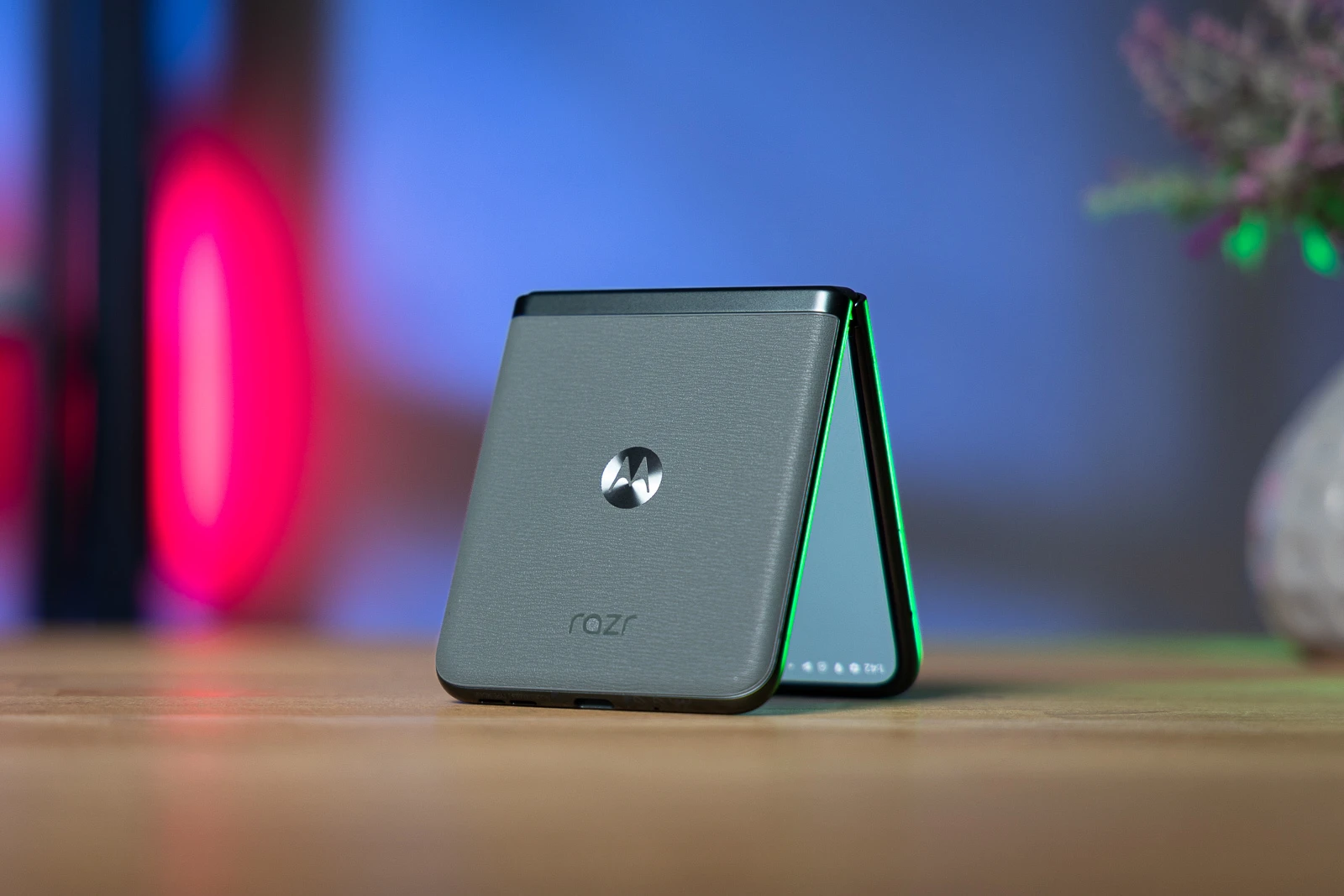 Image credit - PhoneArena - Motorola Razr (2023) Review: A flippin' good deal!