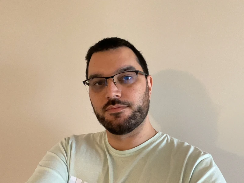 iPad 10th Gen main and selfie camera samples