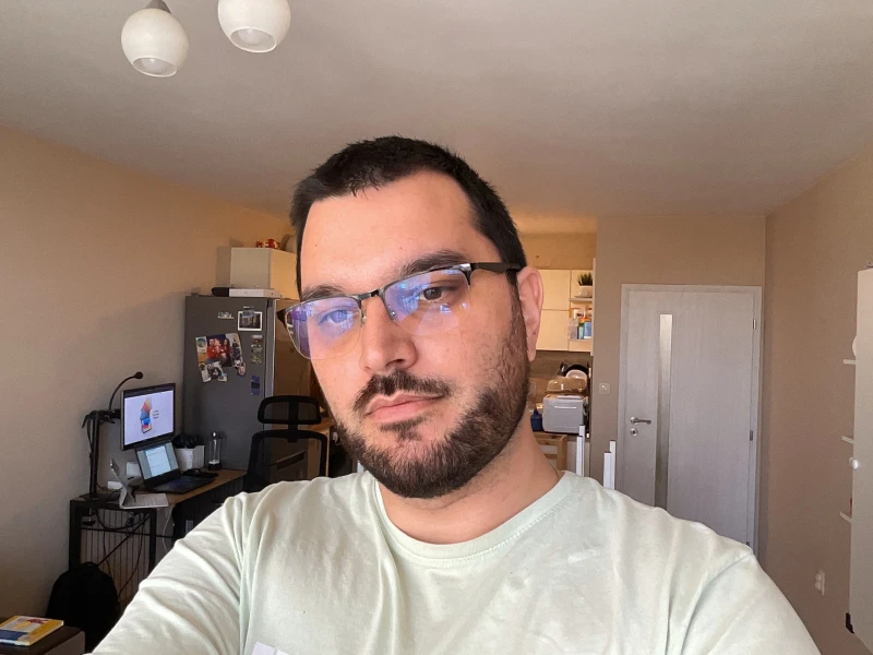 iPad 10th Gen main and selfie camera samples