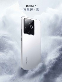 Realme GT7 in Graphene Snow