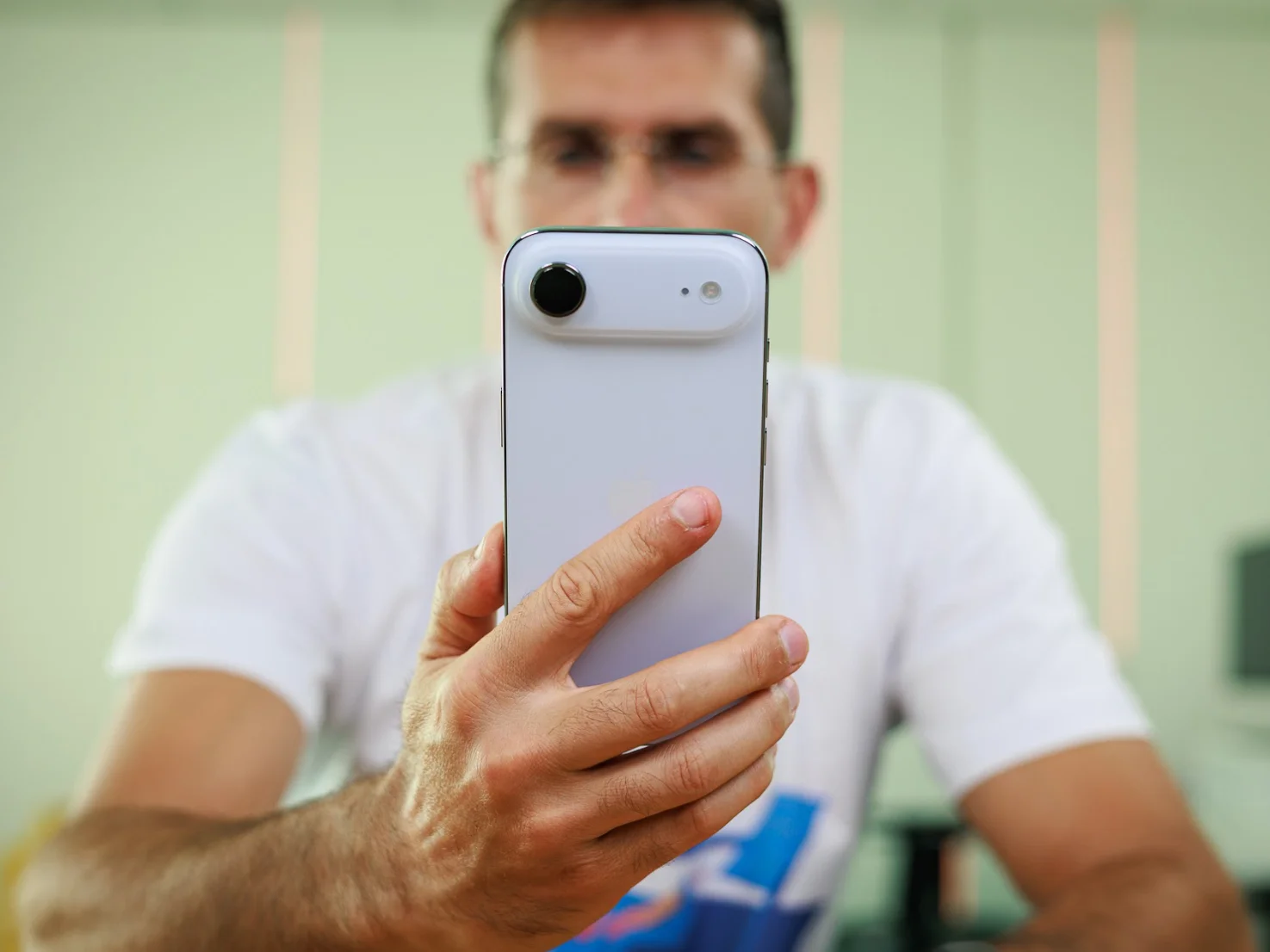 Single rear camera on iPhone Air