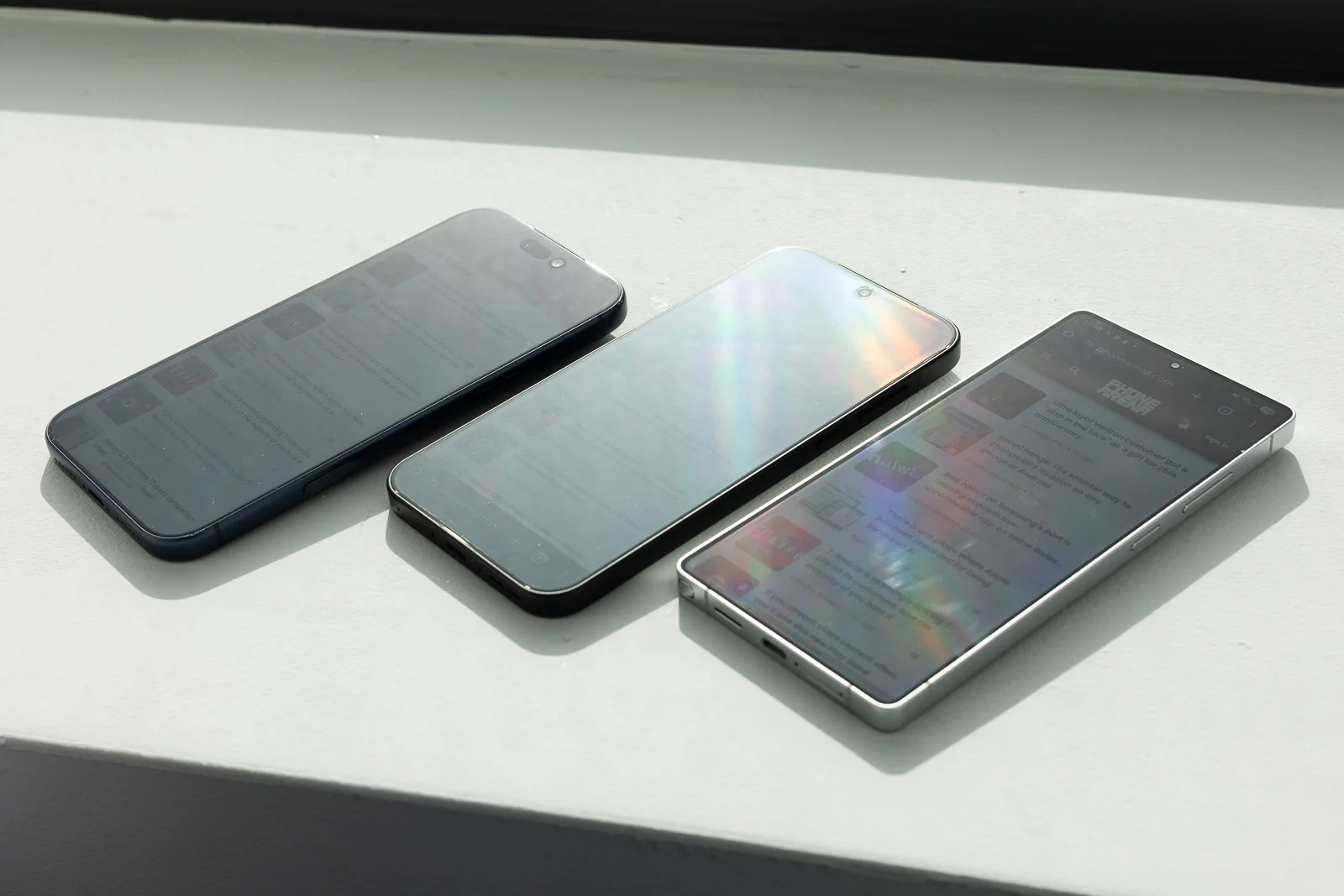 Phone Screen Reflection Comparison: iPhone 17 Pro Max, OnePlus 15, Galaxy S25 Ultra