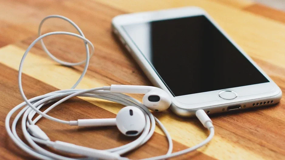 iPhone 6s with 3.5 mm headphone jack