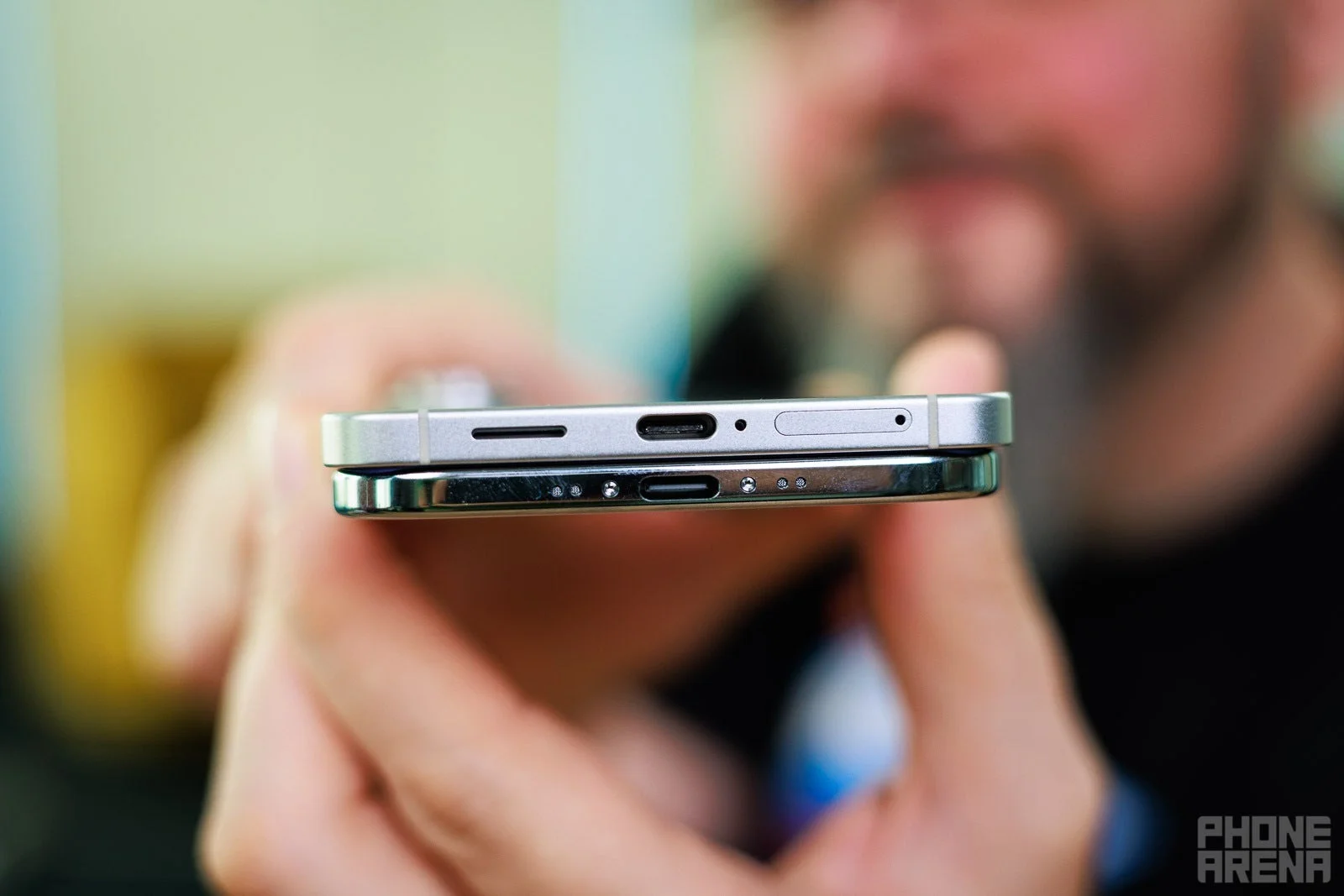 Comparison of iPhone Air and Galaxy S25 Edge slimness