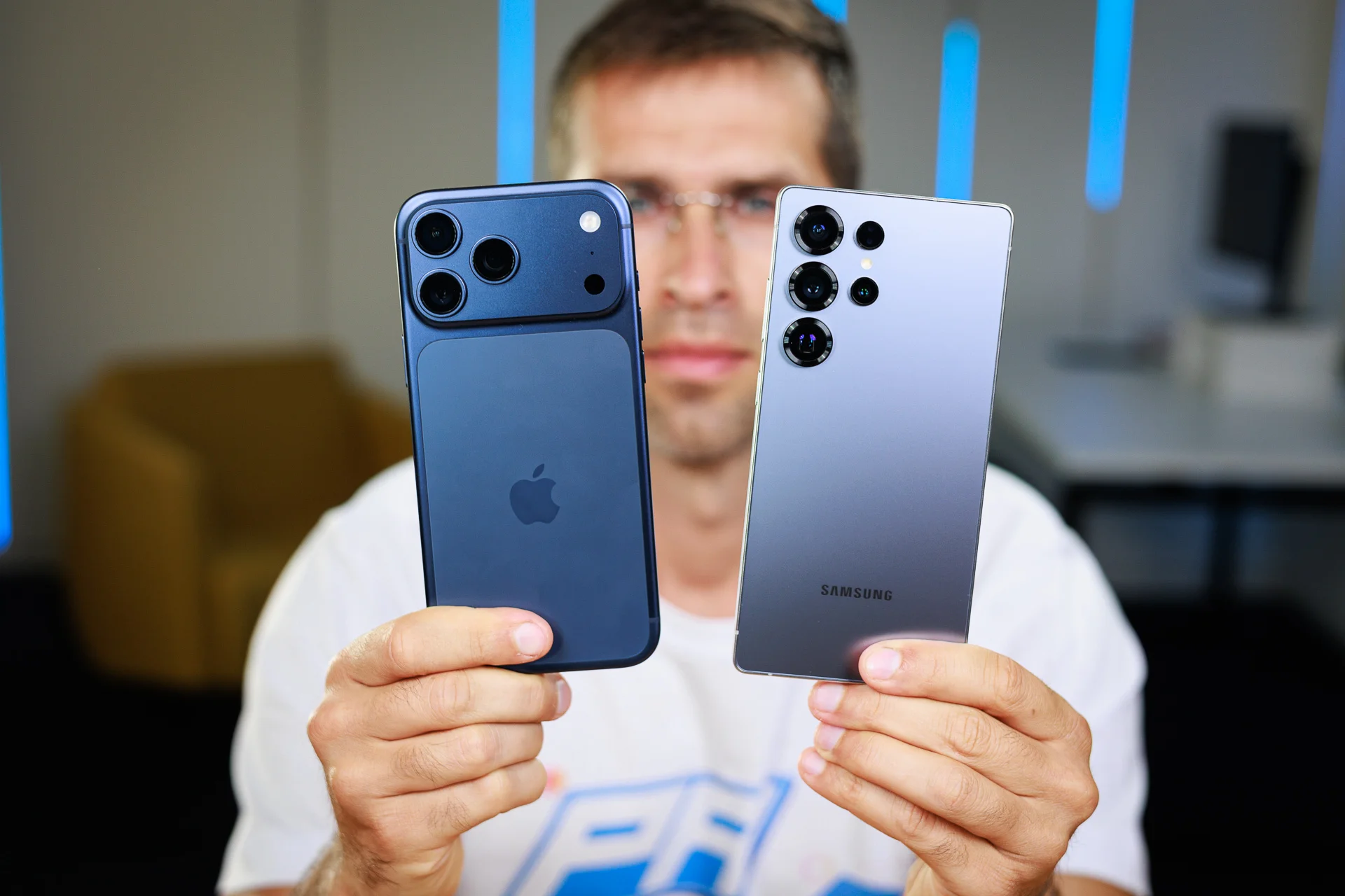 iPhone 17 vs Galaxy S25 Ultra sales comparison