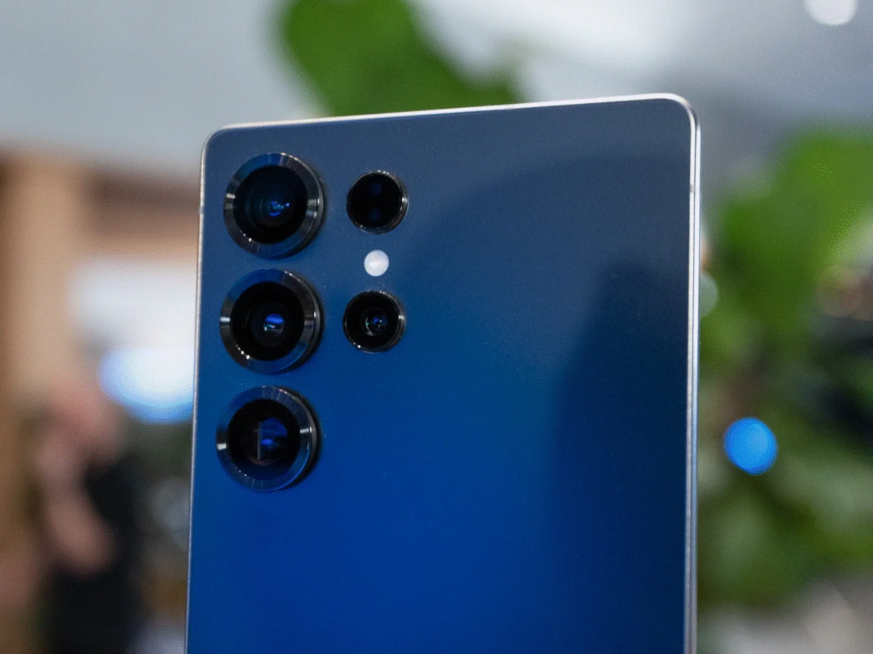 Galaxy phone variable aperture concept