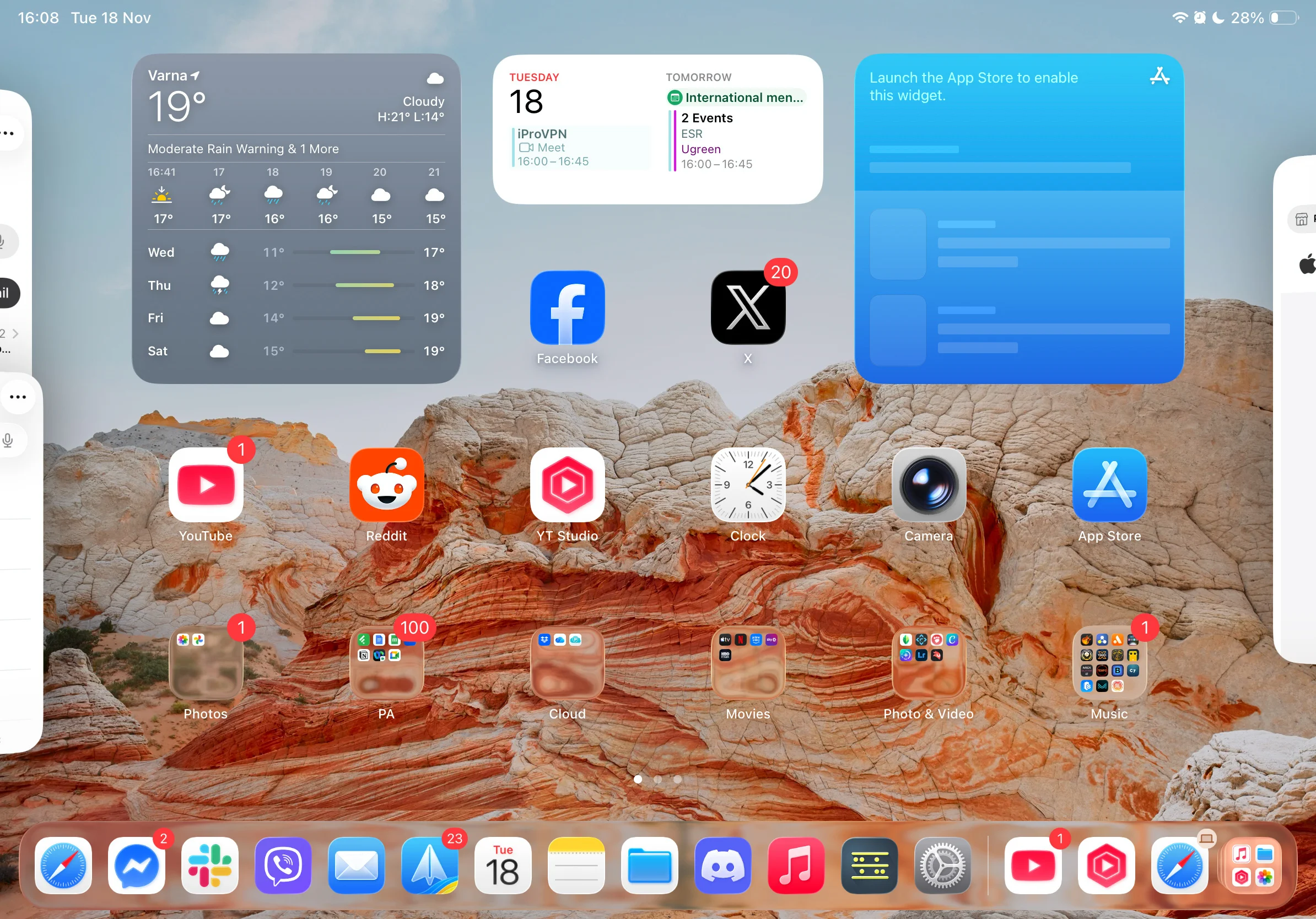 iPad homescreen apps ready to be used
