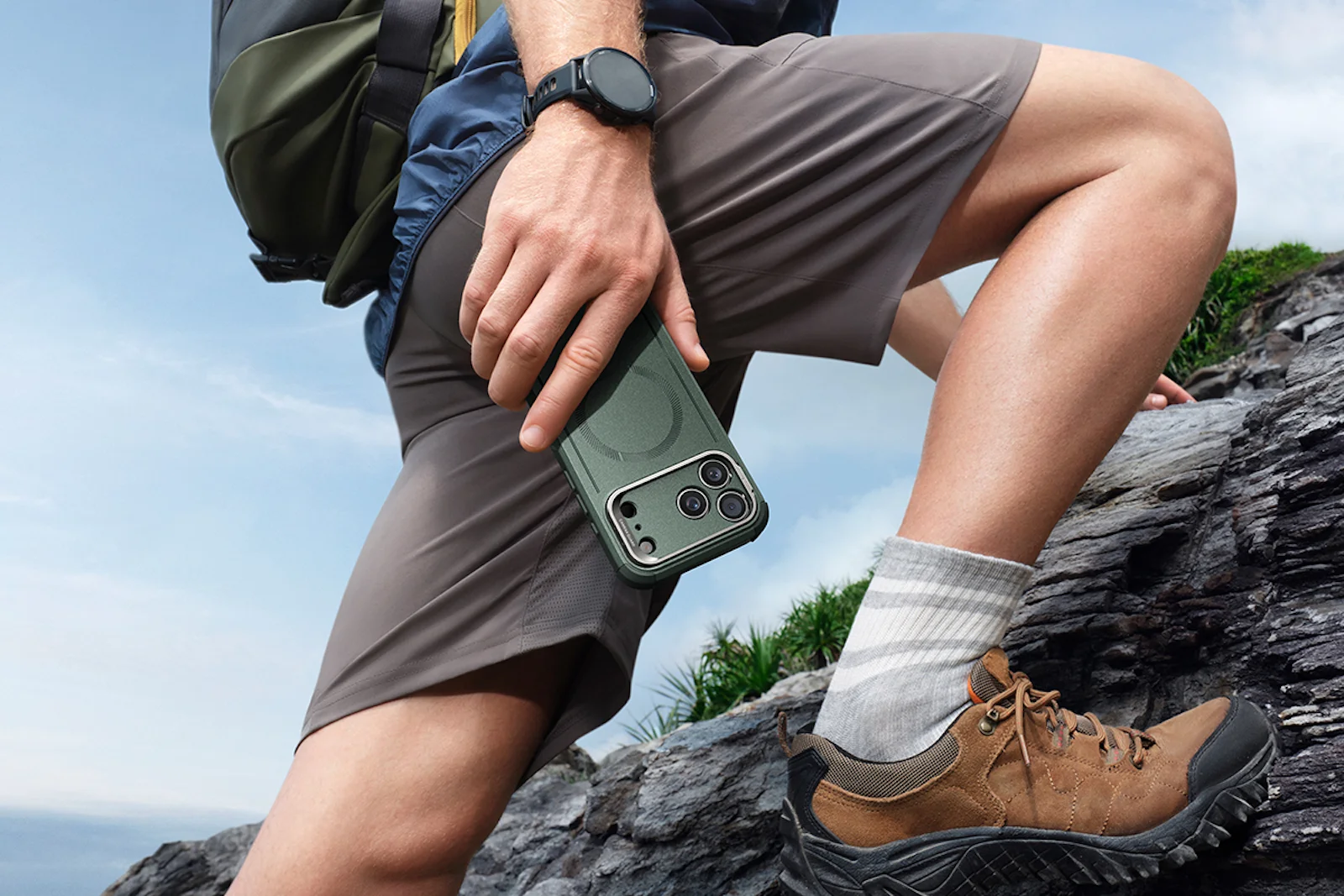 ESR Cyber Tough Case with Stash Stand