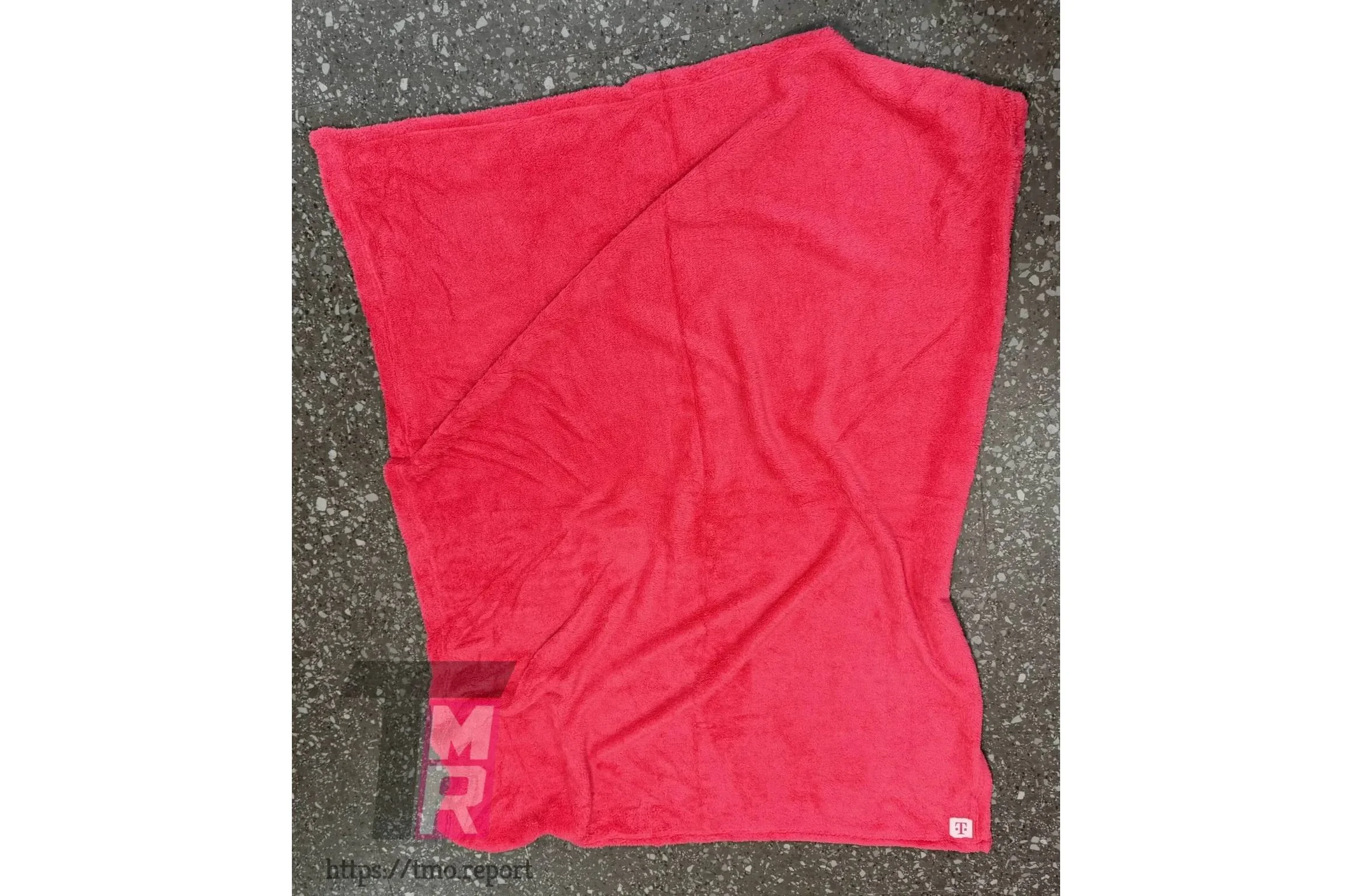 Size comparison of T-Mobile Blanket