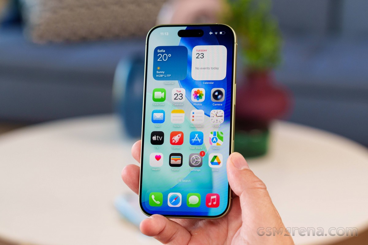 Apple projected to surpass Samsung as global smartphone shipments leader