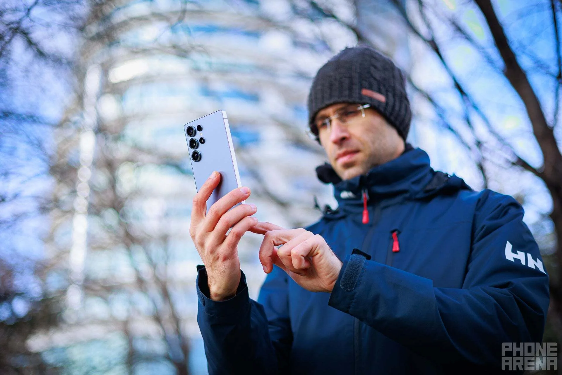 Using Android 16 split-screen multitasking