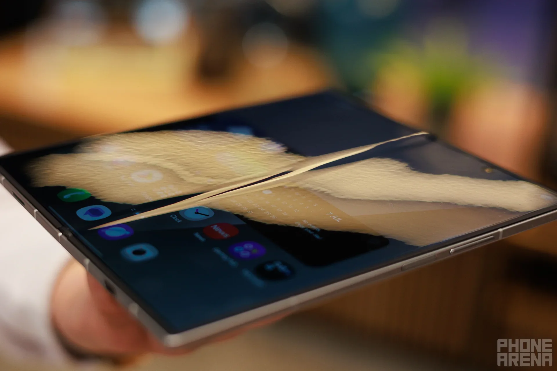 Galaxy Z Fold 7 crease