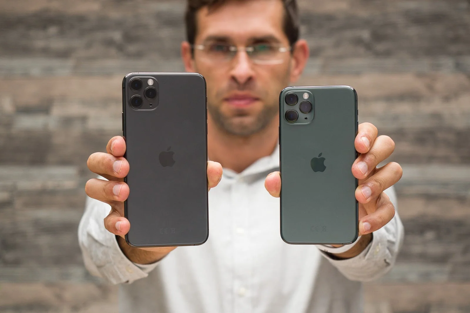 iPhone 11 Pro and iPhone 11 Pro Max side by side