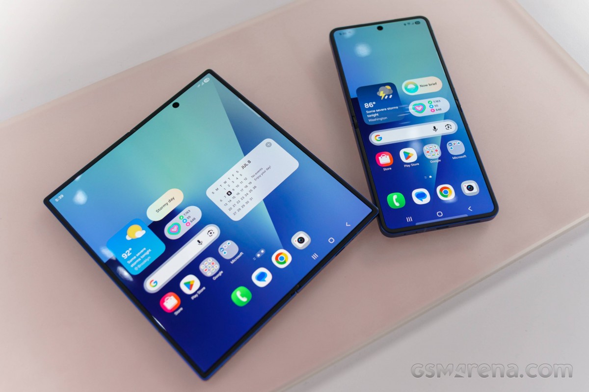 CR: Samsung breaks record for most foldable smartphone shipments in Q3