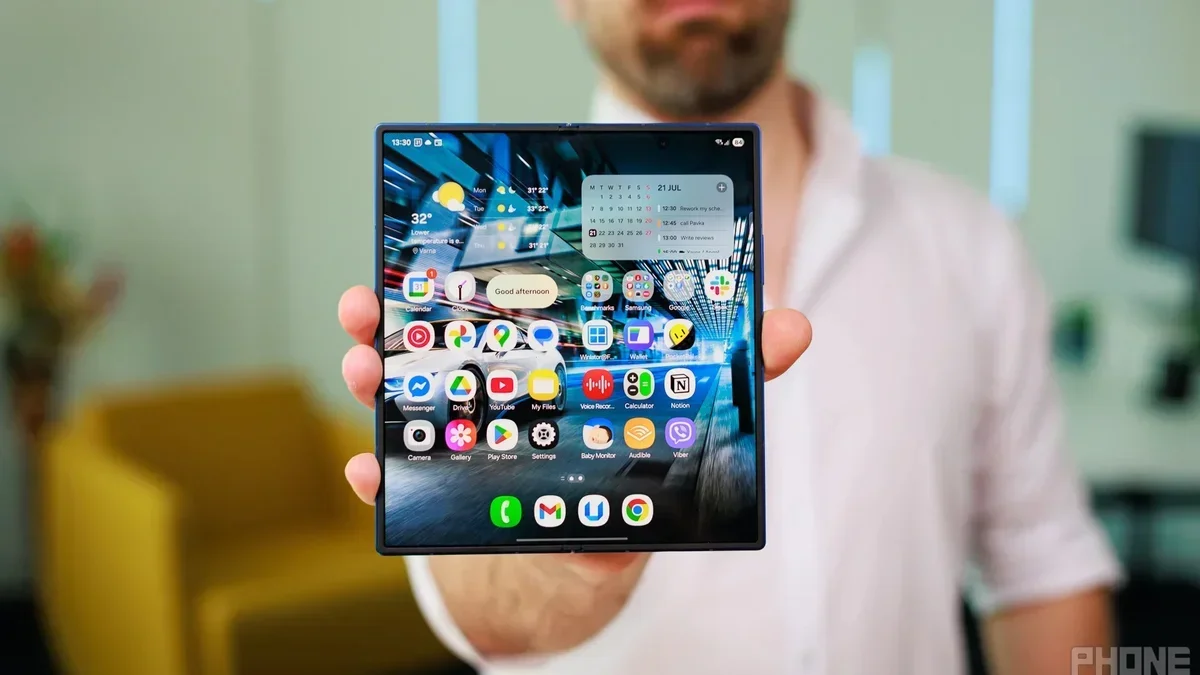 Galaxy Z Fold 7 reference image