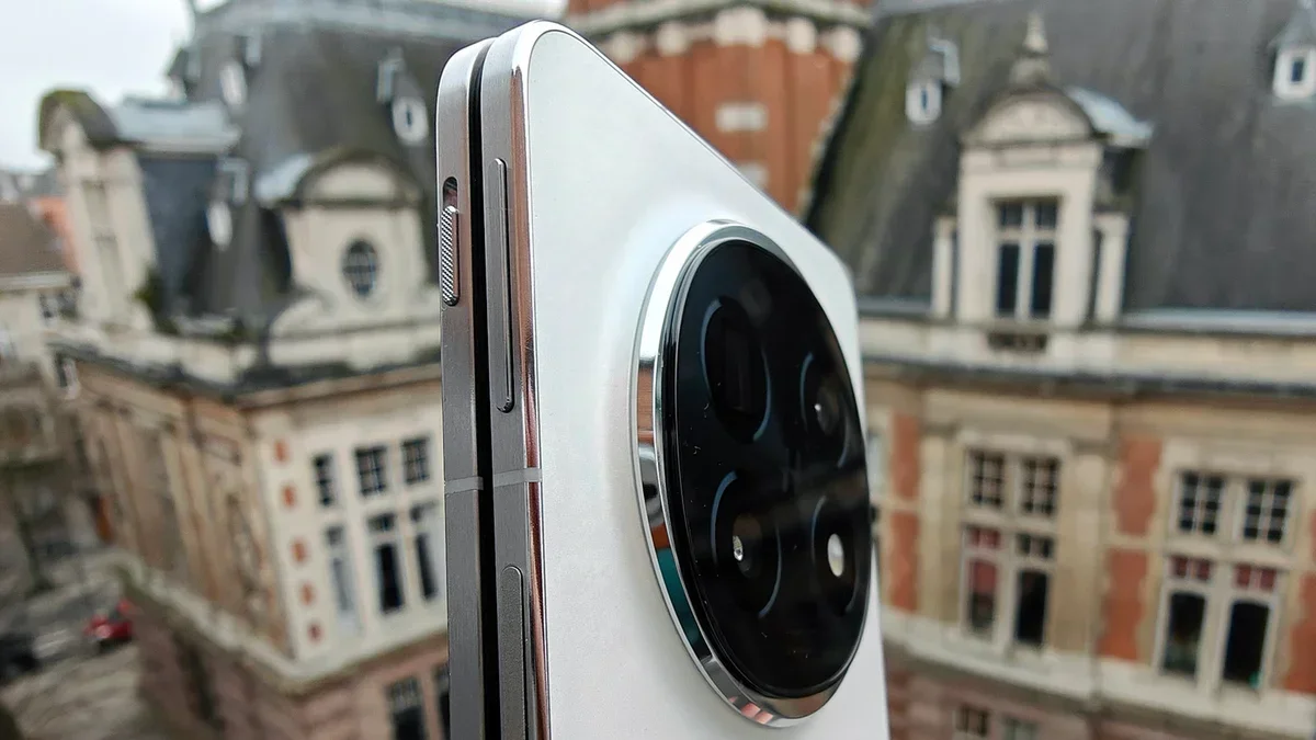 Oppo Find N5 reference image