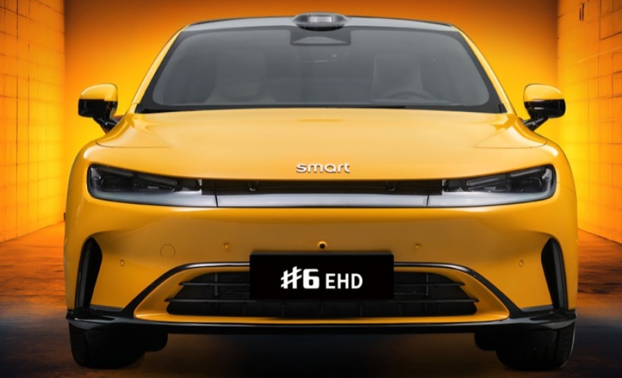 The new Smart #6 hybrid sedan revealed