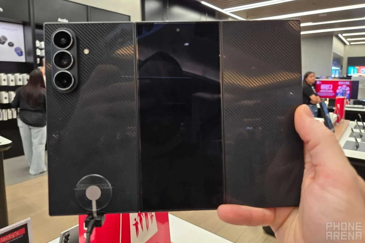 Galaxy Z TriFold folding mechanism close-up