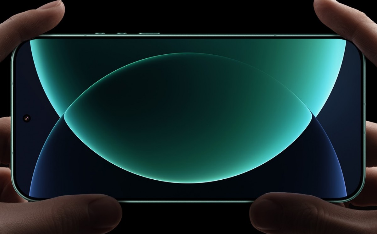 Xiaomi 17 Ultra packs a 1-inch sensor, 200MP periscope telephoto, and a 6,800mAh battery